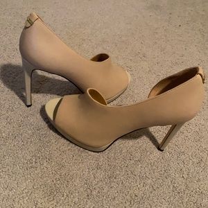 Calvin Klein open toe Beigh leather pump